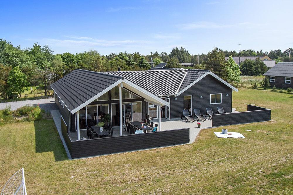 Sommerhus til 18 personer ved Blåvand