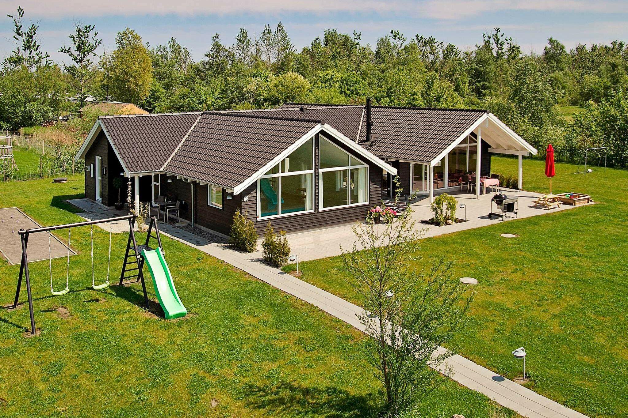 Sommerhus til 14 personer ved Idestrup