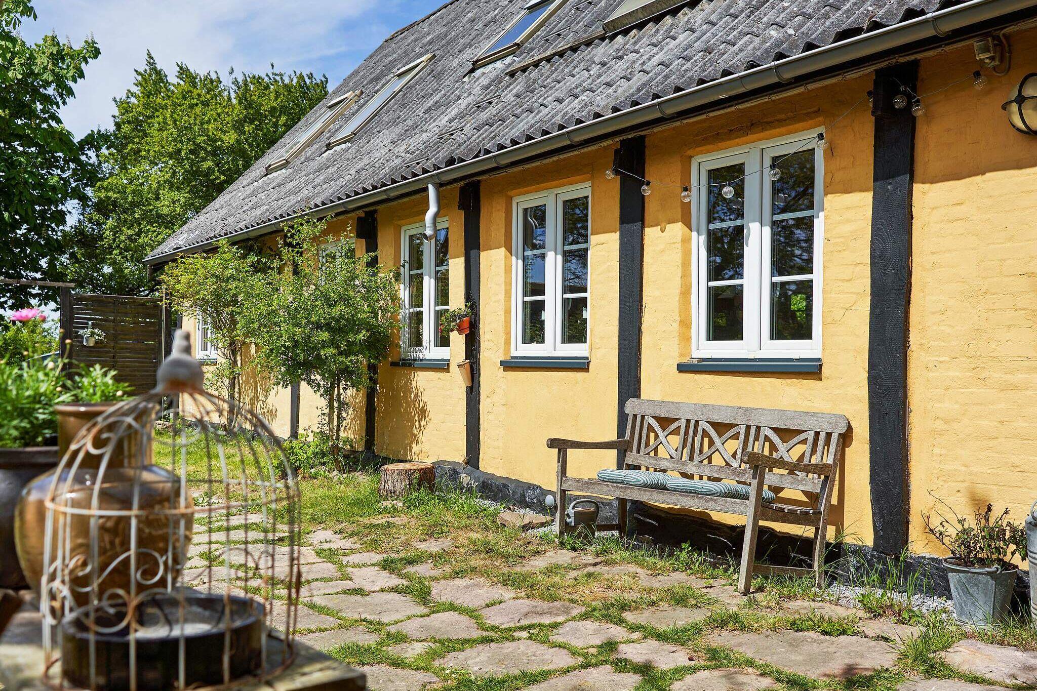 Sommerhus til 10 personer ved Åkirkeby