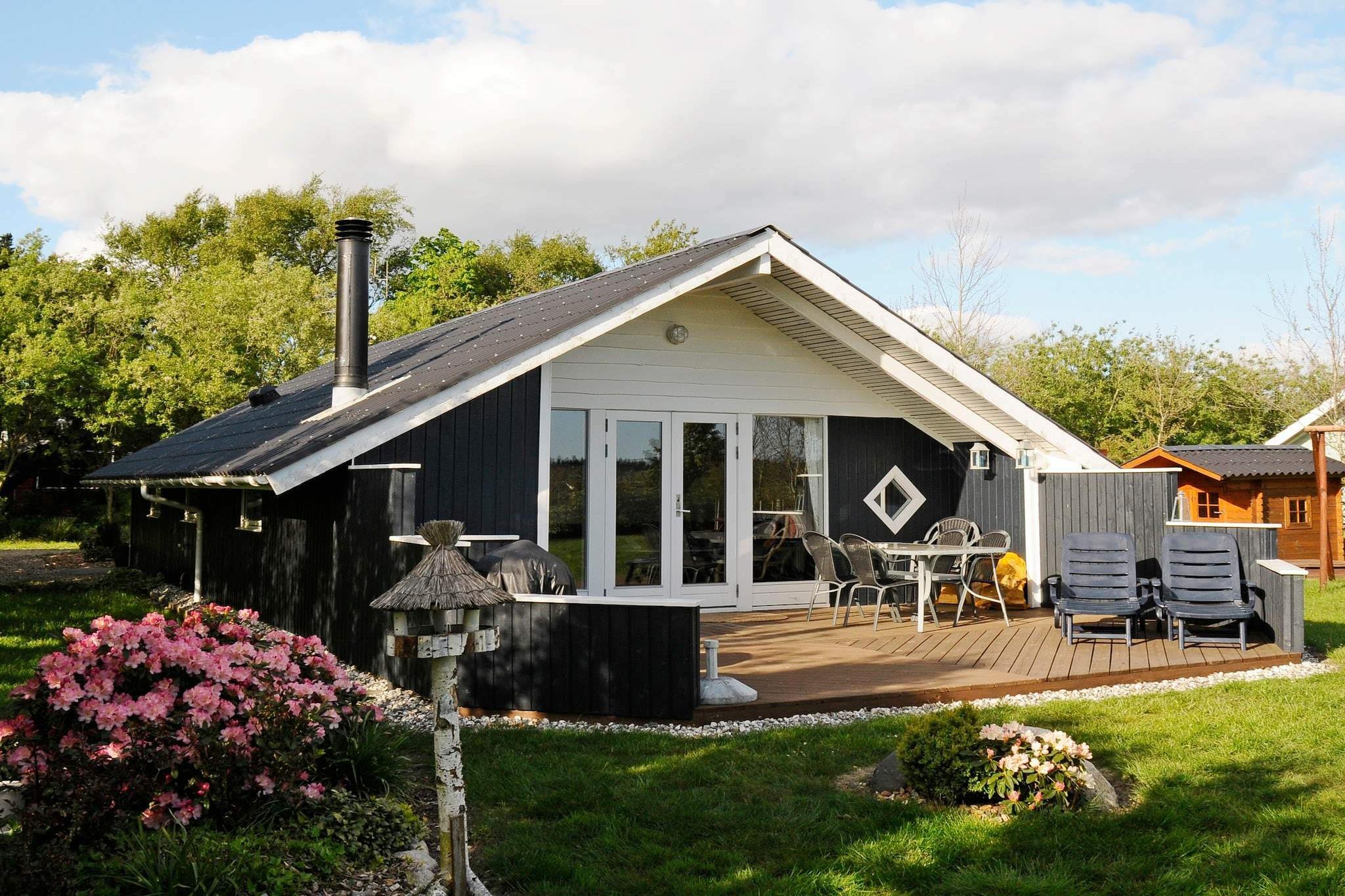 Sommerhus til 8 personer ved Tarm