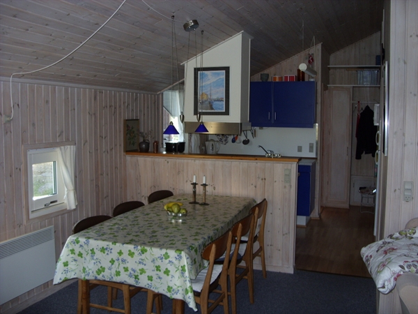 køkken og spiseplads i stue